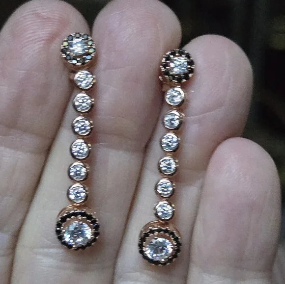 White topaz & onyx Silver & rosegold Drop Earrings - Picture 5 of 7
